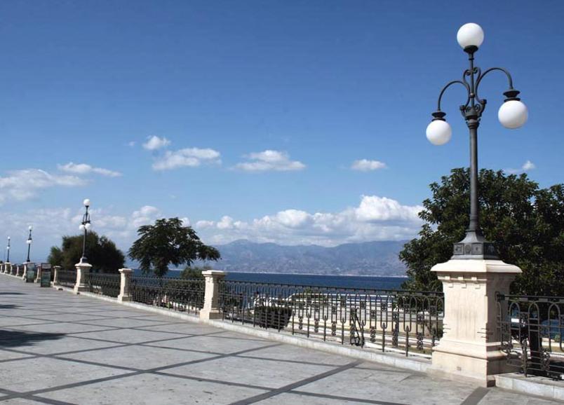 Reggio Central House Low Cost Per 4 Reggio Calabria Exterior photo